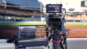 Apple, iPhone 17 Pro’yu MLB yayınlarında profesyonel kamera olarak kullanmaya hazırlanıyor.