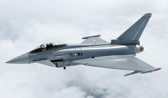 Eurofighter Typhoon alımı için imzalar atıldı