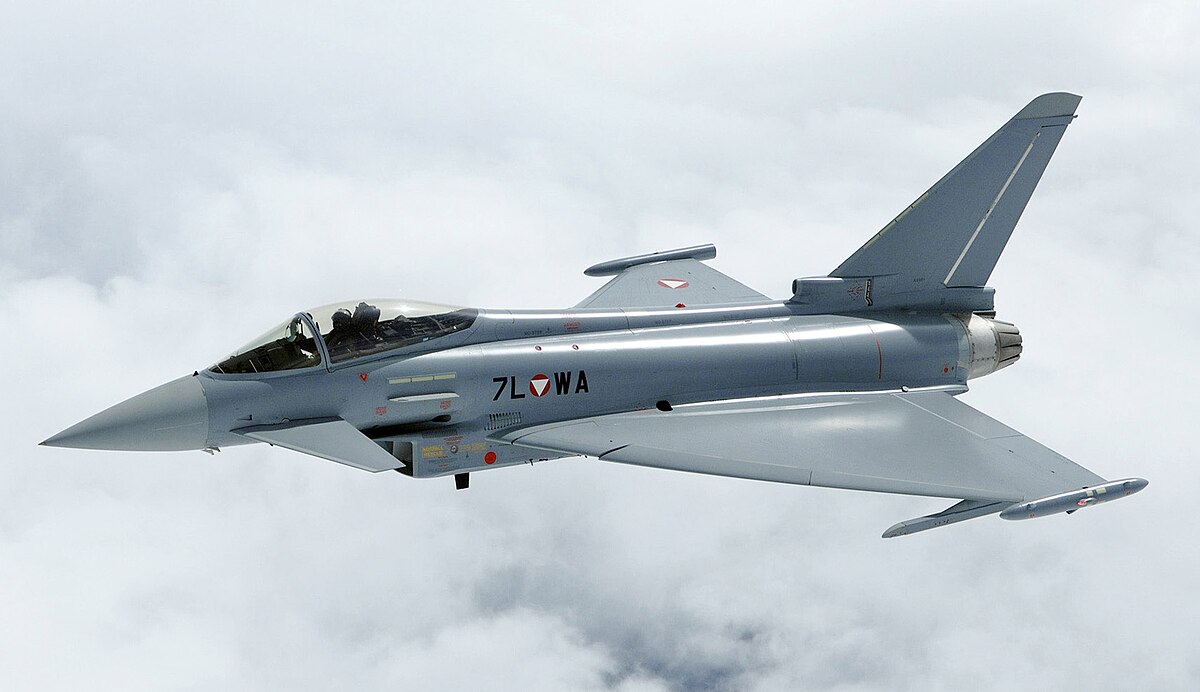 Eurofighter Typhoon alımı için imzalar atıldı