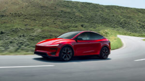 Tesla’nın üzerine uçak iniyordu