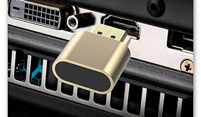 Bilgisayarın arkasına takılan parmak ucu kadar bir fiş, koca bir monitörün işini yapıyor. Teknik dünyada “kör tapa” denilen bu aparat, sistemi kandırarak ekran kartının performans düşürmesini engelliyor.