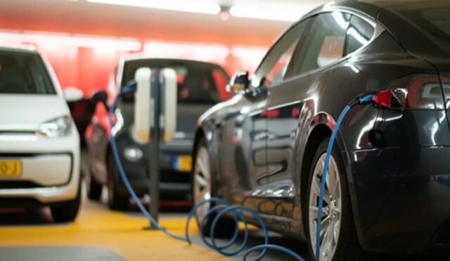 Avrupa Komisyonu, Çinli rakiplerle mücadele etmek amacıyla elektrikli araç (EV) sınıflandırması oluşturuyor.