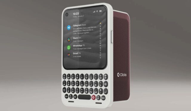 Fiziksel Klavyeli Telefon Clicks Communicator Tanıtıldı