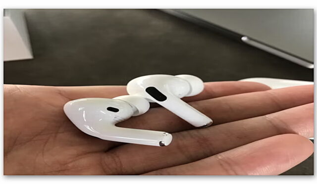 Kablosuz kulaklıkların en sinir bozucu özelliklerinden biri şüphesiz tek bir taraftan ses gelmemesidir. Peki bu sorun nasıl çözülür?